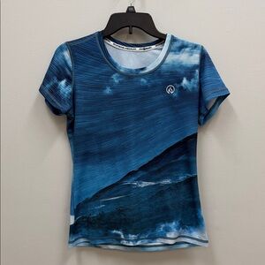 INKnBURN Winter Wind Round Neck S/S Women's Tech Shirt Sz Medium!